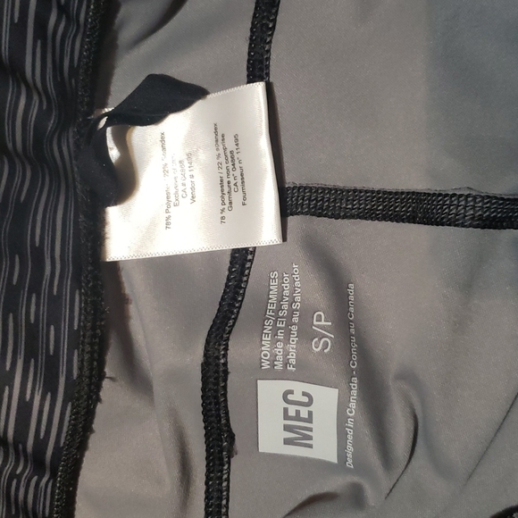 MEC capri leggings NWOT - Picture 3 of 6